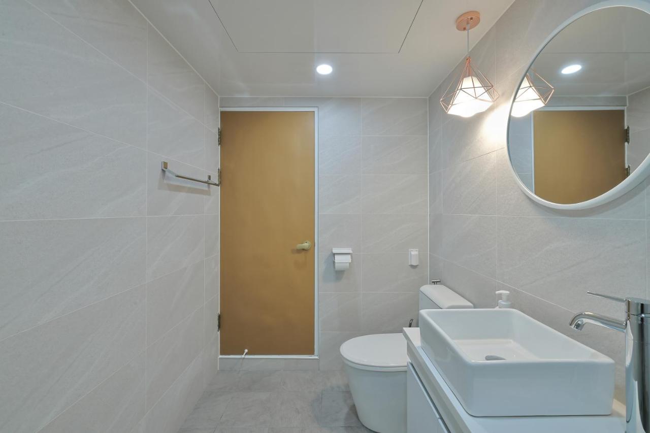 3room+2bath Hongdae 165sqm Nhà khách Seoul